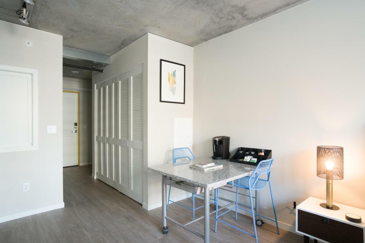 Mint House Minneapolis - Downtown West エクステリア 写真