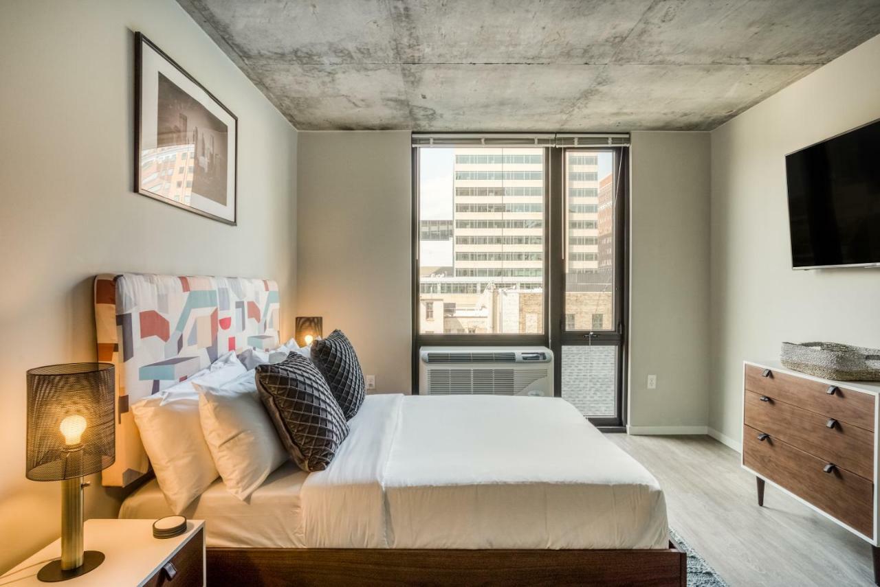 Mint House Minneapolis - Downtown West エクステリア 写真