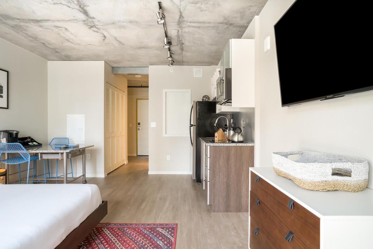 Mint House Minneapolis - Downtown West エクステリア 写真